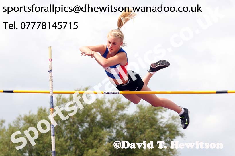 Under-17 womens pole vault. Photo: David T. Hewitson/Sports for All Pics